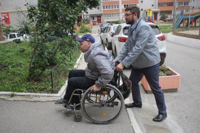 Рязанский ОНФ проверил доступность Московского района для инвалидов-колясочников 
